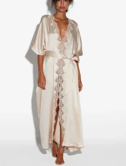 La Perla Bata Larga De Seda Beige Rosada Con Macramé