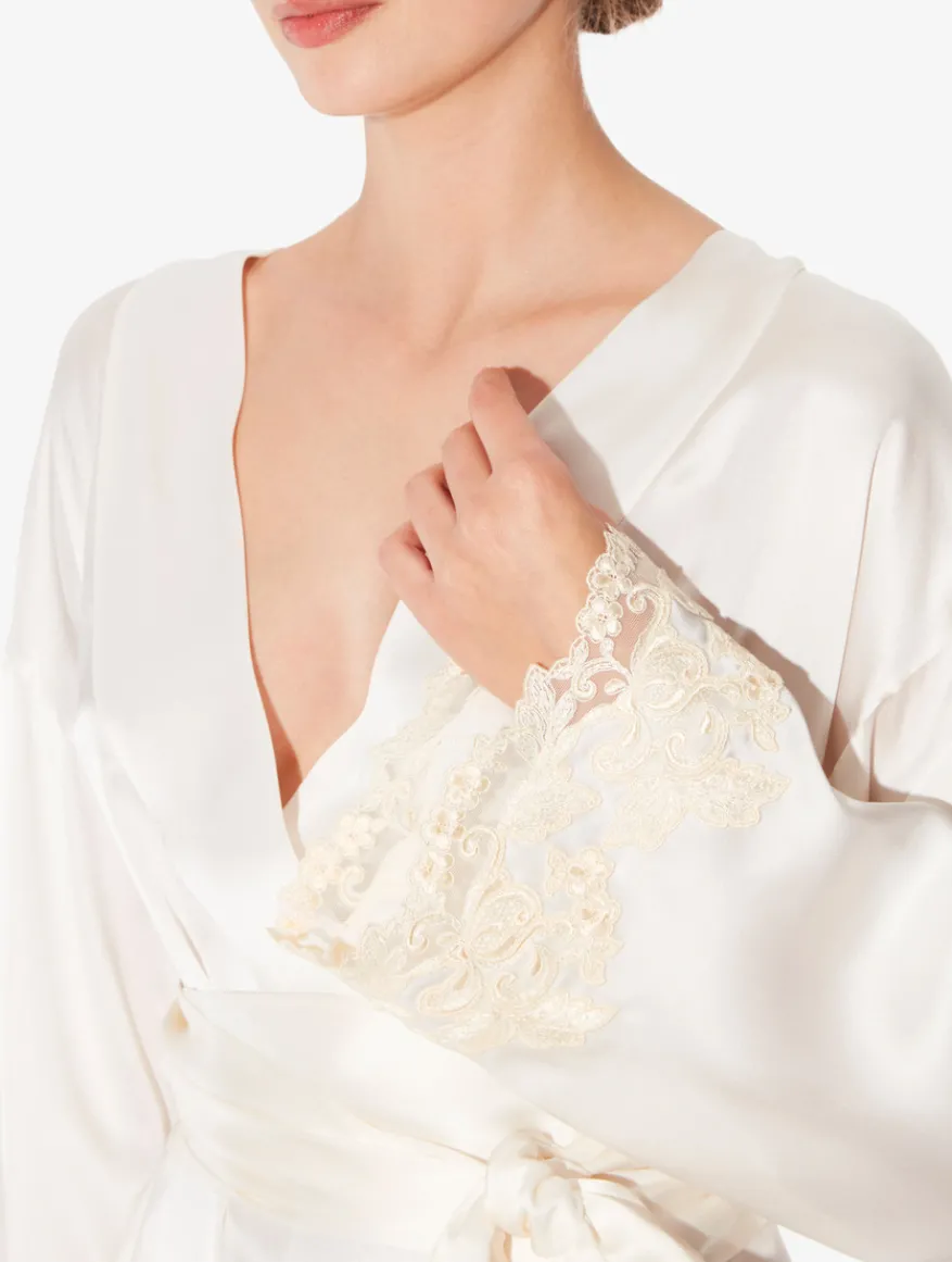 La Perla Bata Larga De Seda Blanca Con Frastaglio Marfil